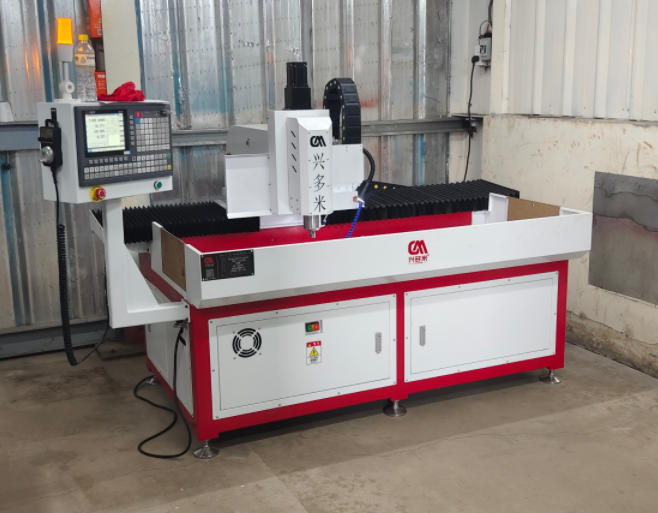 數(shù)控鉆孔攻絲機